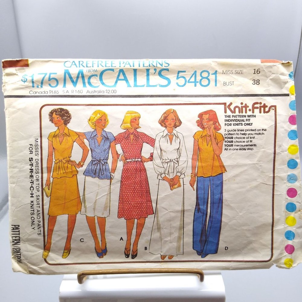 Vintage Sewing PATTERN McCalls 5481, Misses Carefree 1977 Knit Fit Dress or Top